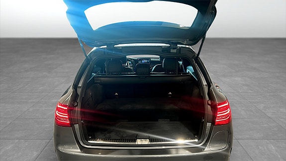 Mercedes-Benz C300 e 10 of 17