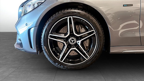 Mercedes-Benz C300 e 9 of 17