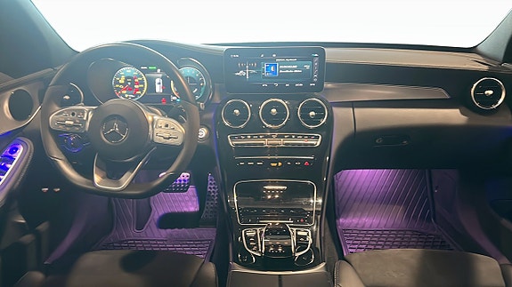 Mercedes-Benz C300 e 4 of 5