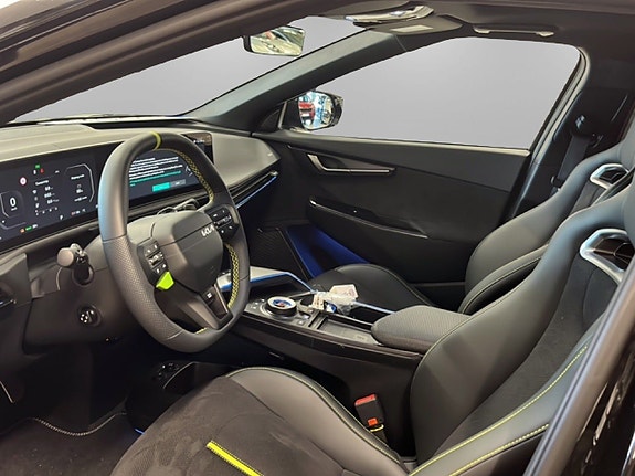 Kia EV6 8 of 14