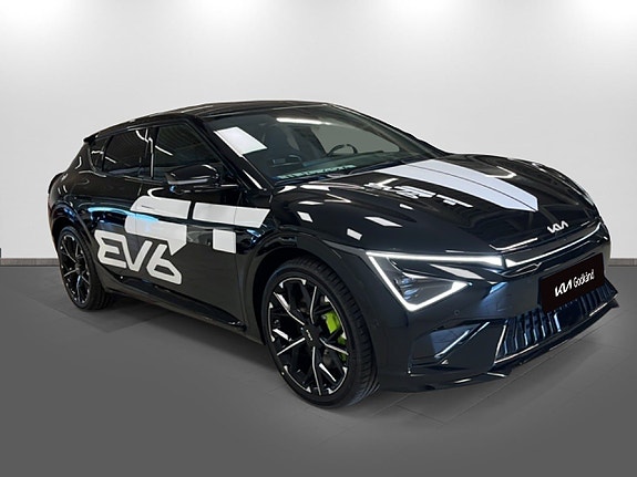 Kia EV6 3 of 14