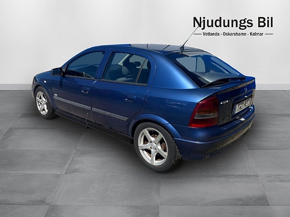 Opel Astra 2 of 5
