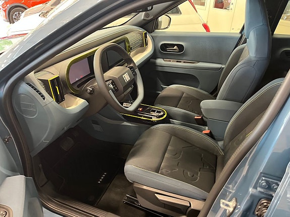 Fiat Grande Panda 3 of 3