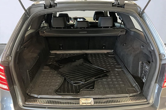 Mercedes-Benz E300 de 18 of 22