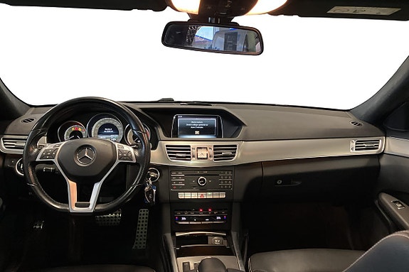 Mercedes-Benz E300 de 13 of 22
