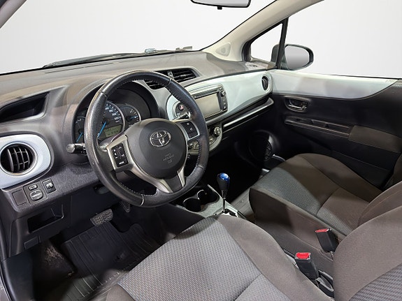 Toyota Yaris 9 of 25