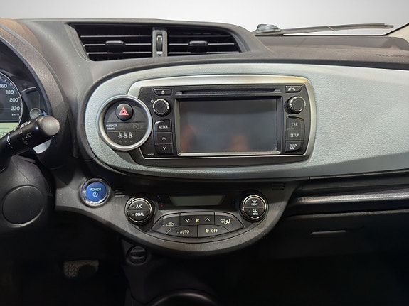 Toyota Yaris 15 of 25