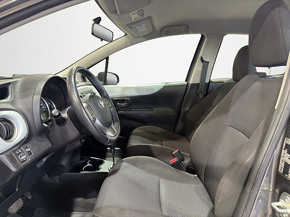 Toyota Yaris 11 of 25