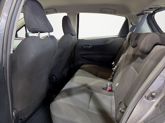 Toyota Yaris 10 of 25