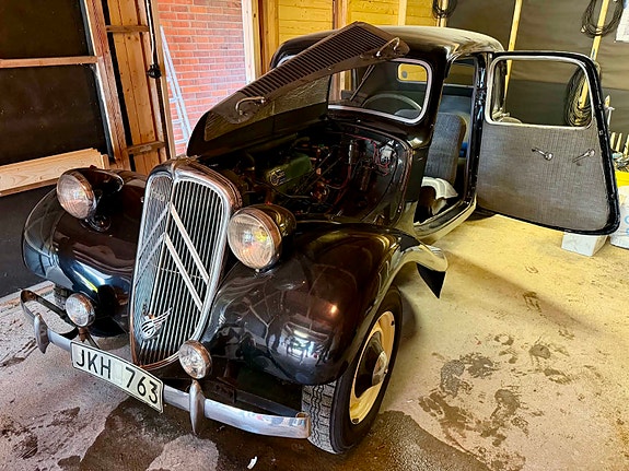 Citroen Traction Avant 3 of 5