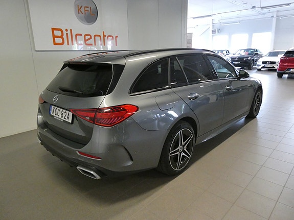 Mercedes-Benz C300 4 of 5