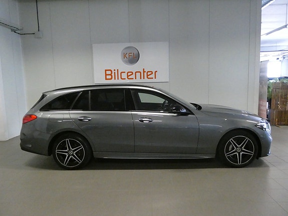Mercedes-Benz C300 3 of 5