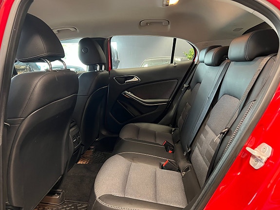 Mercedes-Benz GLA200 12 of 14