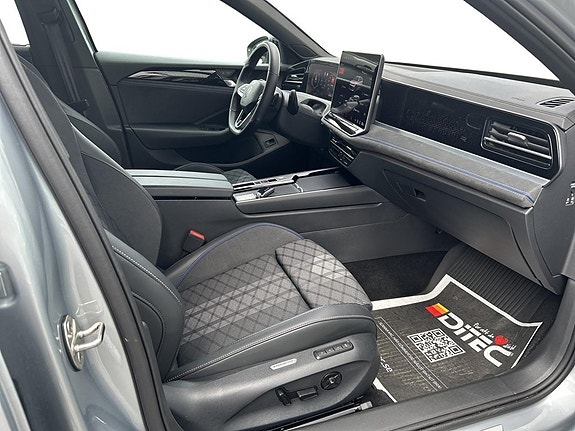 Volkswagen Passat 13 of 16