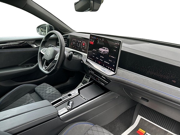 Volkswagen Passat 14 of 16