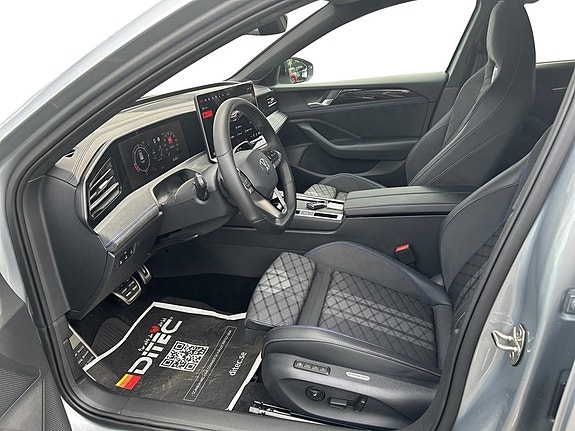 Volkswagen Passat 10 of 16