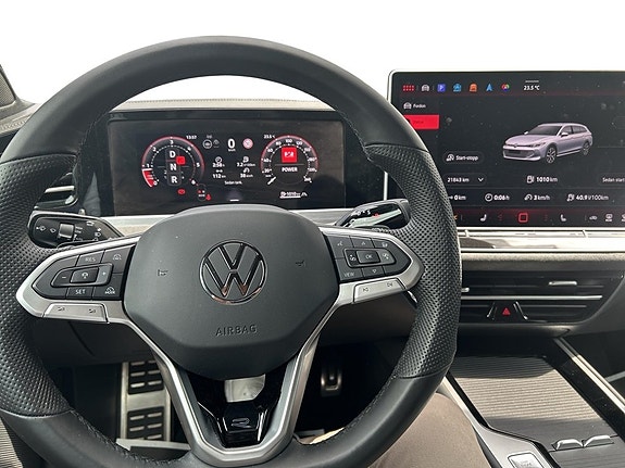 Volkswagen Passat 12 of 16