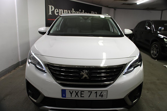 Peugeot 5008 2 of 5