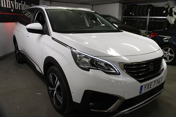 Peugeot 5008 3 of 5