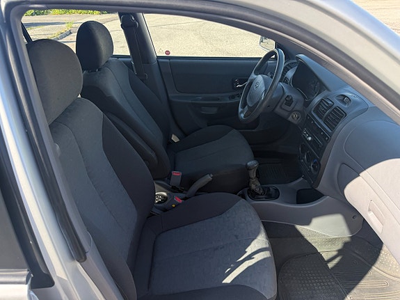 Hyundai Accent 6 of 10
