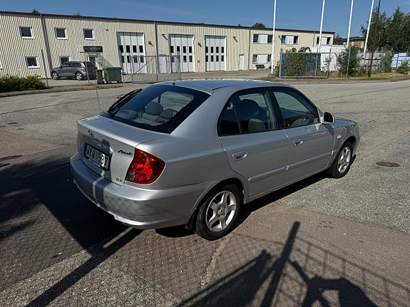 Hyundai Accent 9 of 10