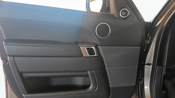 Land Rover Range Rover Sport 11 of 20