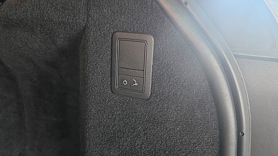 Land Rover Range Rover Sport 13 of 20