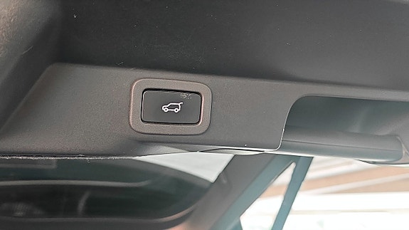 Land Rover Range Rover Sport 14 of 20