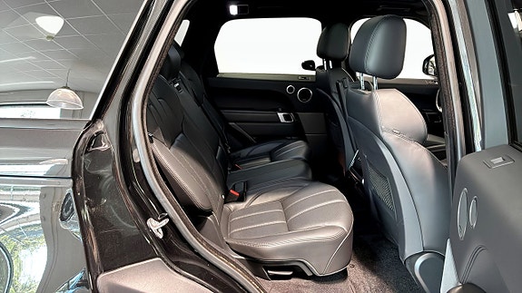 Land Rover Range Rover Sport 5 of 5