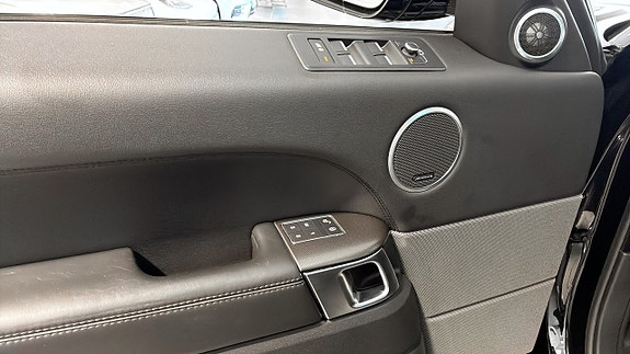 Land Rover Range Rover Sport 11 of 26