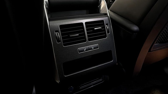 Land Rover Range Rover Sport 24 of 26