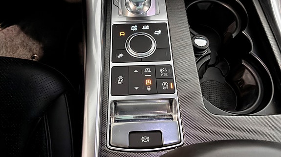 Land Rover Range Rover Sport 18 of 26