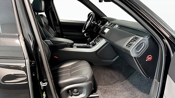 Land Rover Range Rover Sport 3 of 5