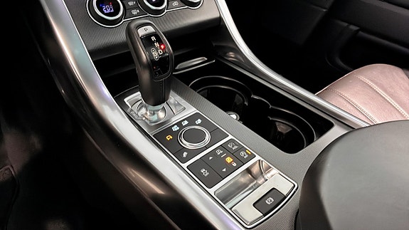 Land Rover Range Rover Sport 17 of 26