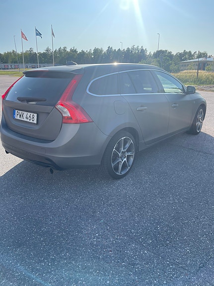 Volvo V60 3 of 18
