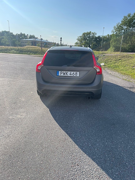 Volvo V60 4 of 18