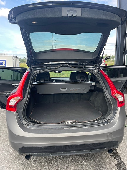 Volvo V60 16 of 18