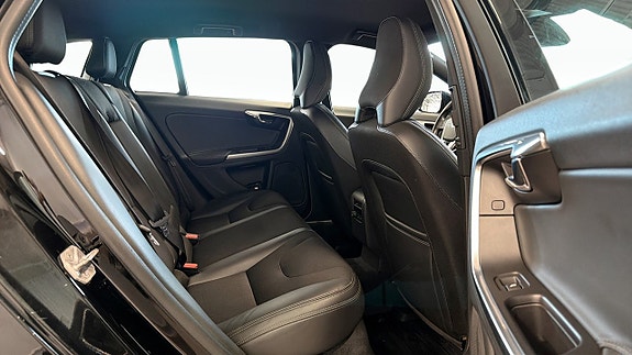 Volvo V60 Cross Country 5 of 5