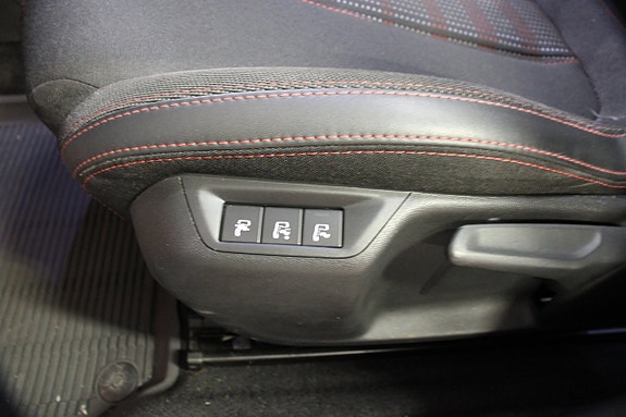 Peugeot 308 SW 11 of 17