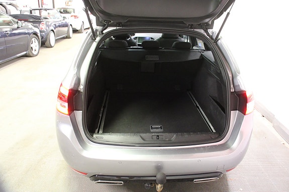 Peugeot 308 SW 7 of 17