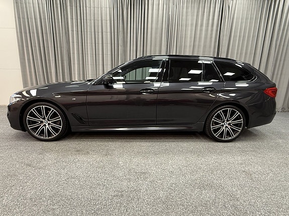 BMW 520d 2 of 5