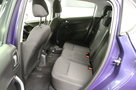 Peugeot 208 8 of 15