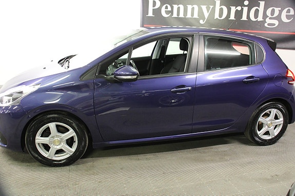 Peugeot 208 4 of 15