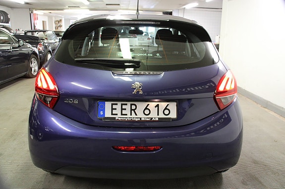Peugeot 208 11 of 15
