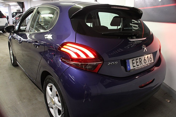 Peugeot 208 10 of 15