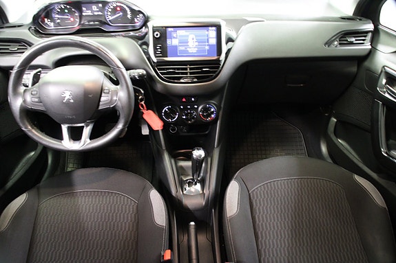 Peugeot 208 9 of 15