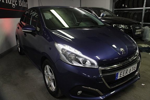 Peugeot 208 3 of 15