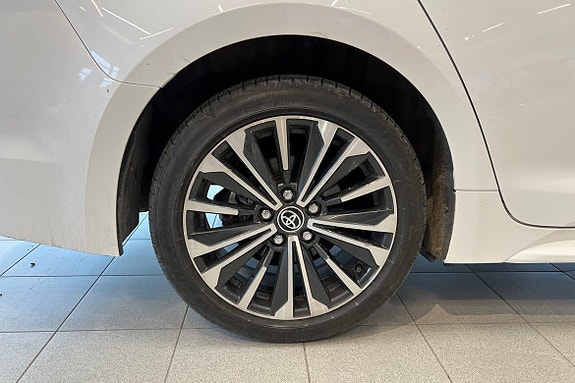 Toyota Corolla 17 of 24