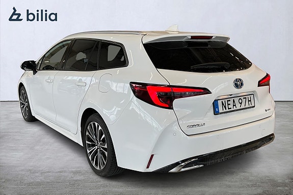 Toyota Corolla 2 of 24