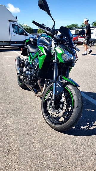Kawasaki Z900 4 of 5